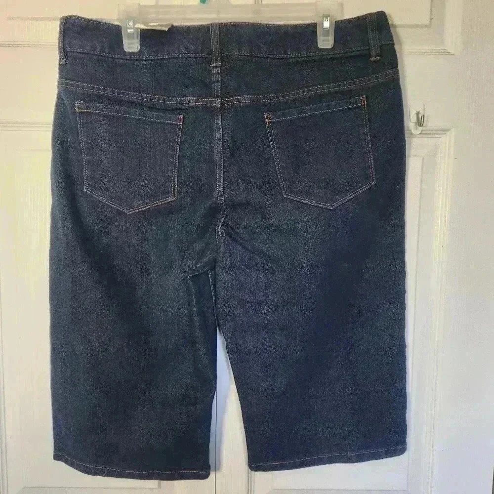 George Denim Capri Shorts NWT Size 14 Mid Rise Stretch 5 Pocket - Picture 5 of 12